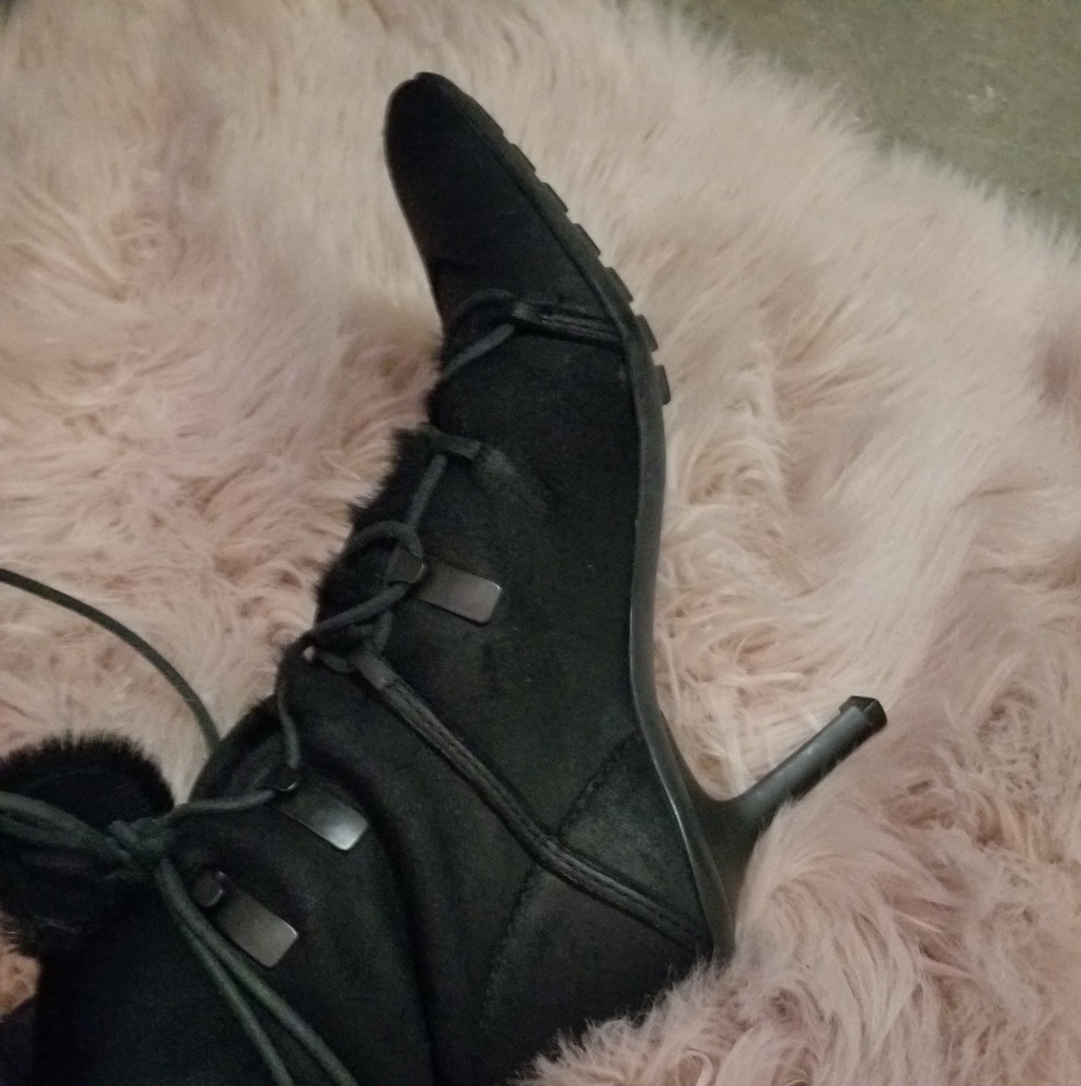 Gucci black suede ankle boots lined with rabbit fur (VERY RARE!)
